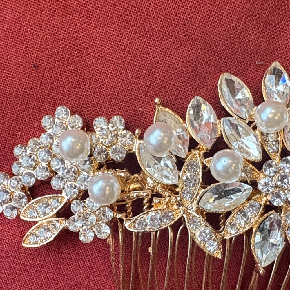 Luxury Bridal Crystal Pearl Hair Comb - Picture 4 of 6